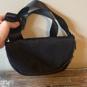 Lolë Belt Bag